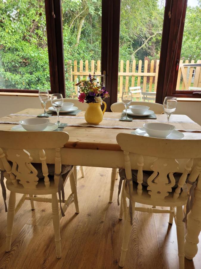 Entire 2 Bed Coach House In Peaceful Norfolk Village Pulham Exterior photo