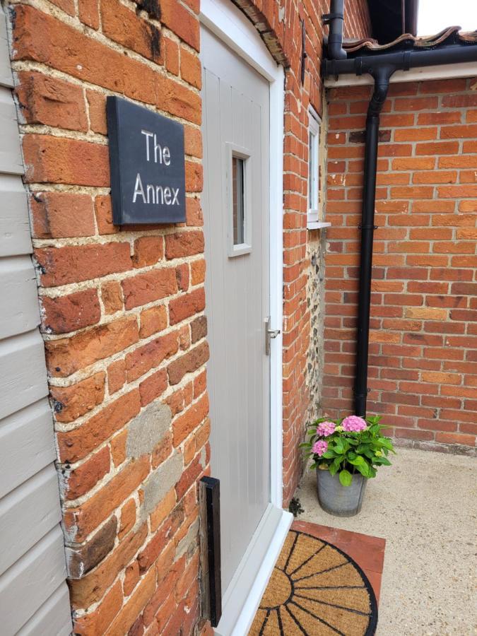 Entire 2 Bed Coach House In Peaceful Norfolk Village Pulham Exterior photo