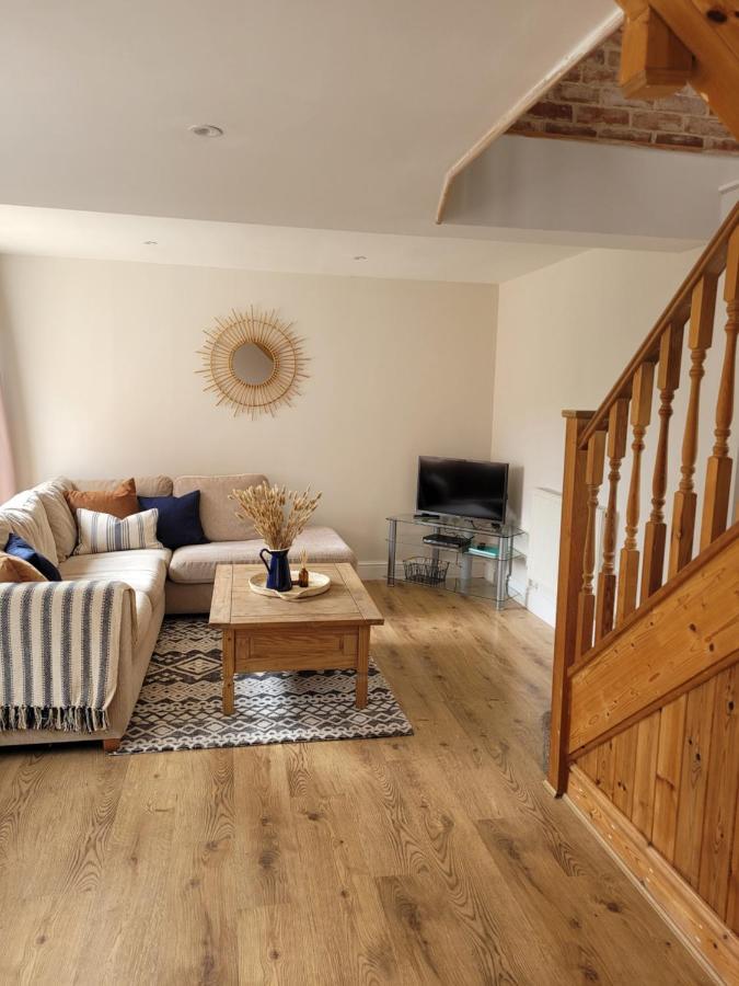Entire 2 Bed Coach House In Peaceful Norfolk Village Pulham Exterior photo